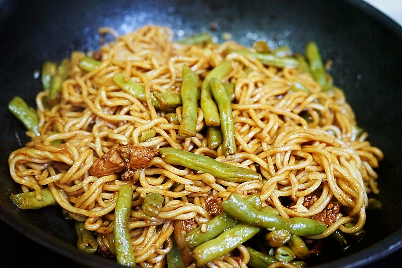 豆角燜面