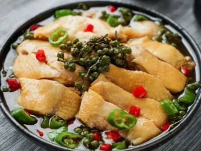 用大廚四寶標準化醬汁青花椒醬制作藤椒雞